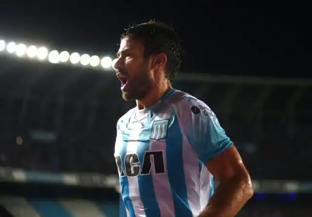 La jerarquía de Cvitanich le bastó a Racing para arrimarse a su sueño de campeón