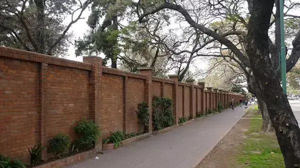 El Gobierno anunció que demolerá el muro de la quinta de Olivos y armará un «paseo» público por los jardines
