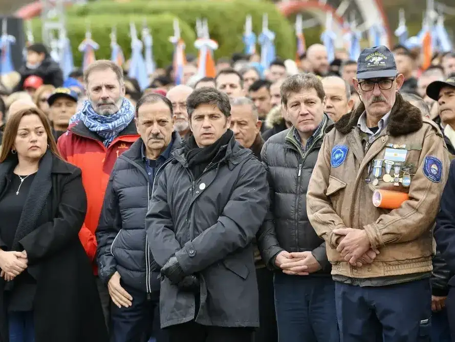 Ambas ceremonias reunieron a excombatientes, autoridades provinciales y nacionales, y a cientos de ciudadanos.