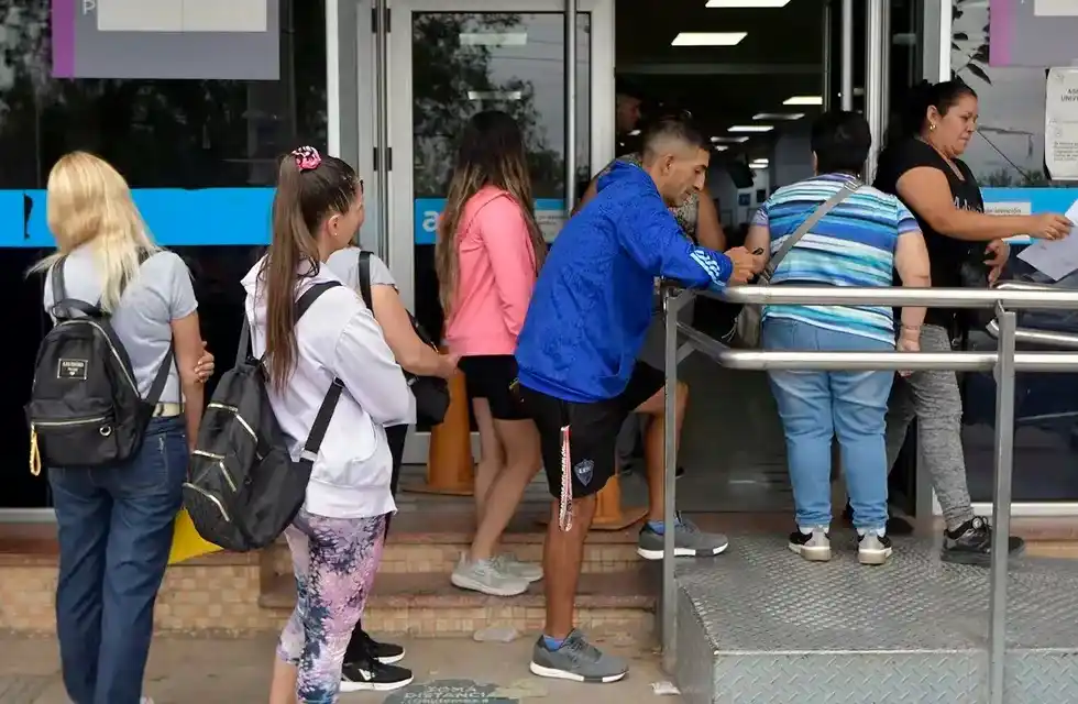 El gobierno de Milei dará de baja 27 mil planes sociales