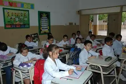 Vuelven las clases en territorio bonaerense y otros 11 distritos tras receso invernal