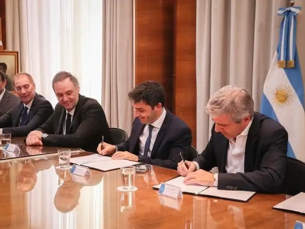 La provincia de Chubut y el Ministerio de Economía firmaron el acta de entendimiento.