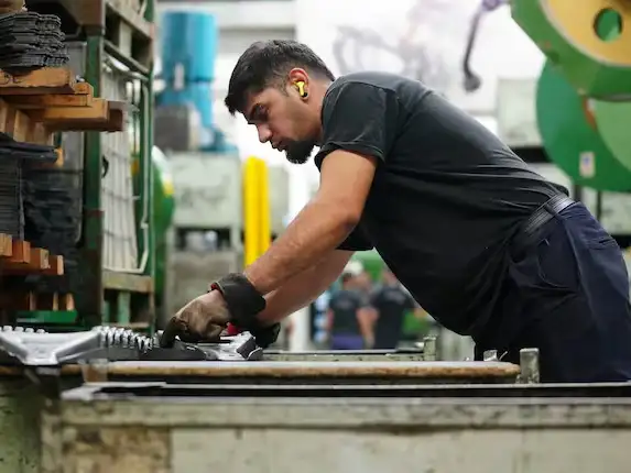 La actividad económica volvió a crecer y acumuló una mejora del 2,7% en el primer semestre