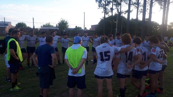 Los Juveniles de la URMDP ganaron en el debut