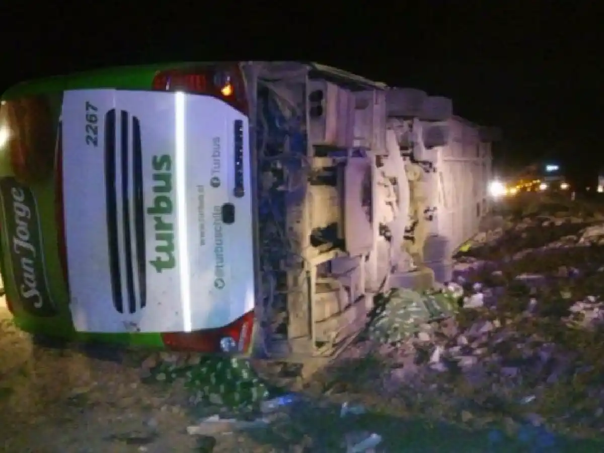 Ya ascienden a 19 las víctimas fatales del micro que se dirigía a Chile