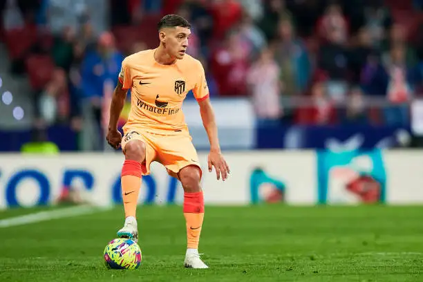 Nahuel Molina será titular en el Atlético.