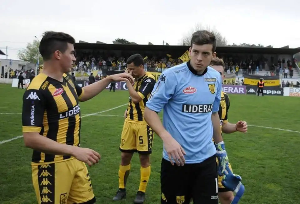 Santamarina ya cuenta con Papaleo y suma juveniles