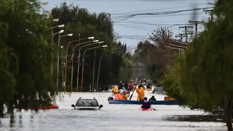 Hay más de 3 mil evacuados y volvieron a emitir alerta roja en 15 municipios del norte bonaerense