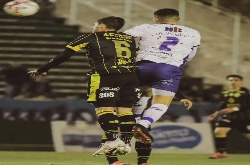 Alvarado rescató un punto en el Minella