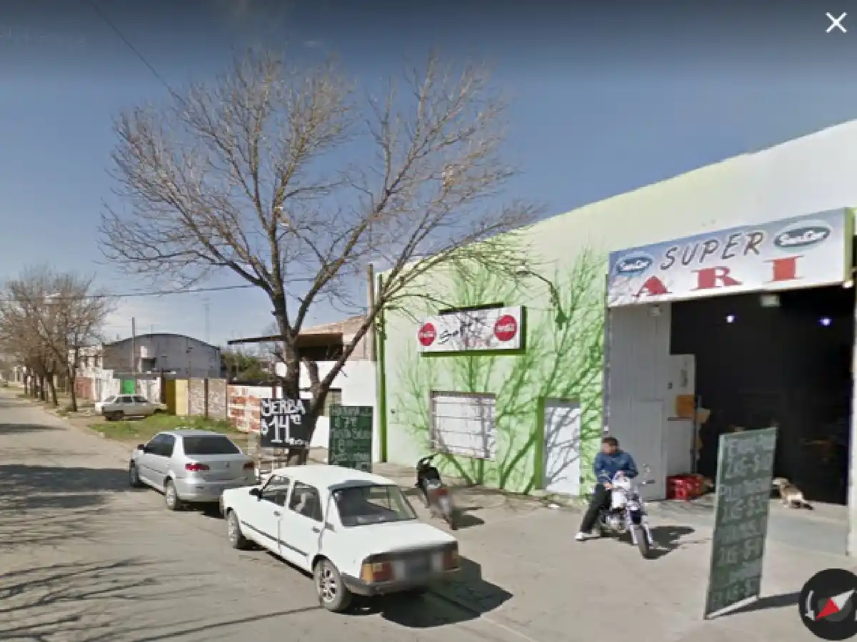 Robó bebidas de un súper chino, volvió y la detuvieron