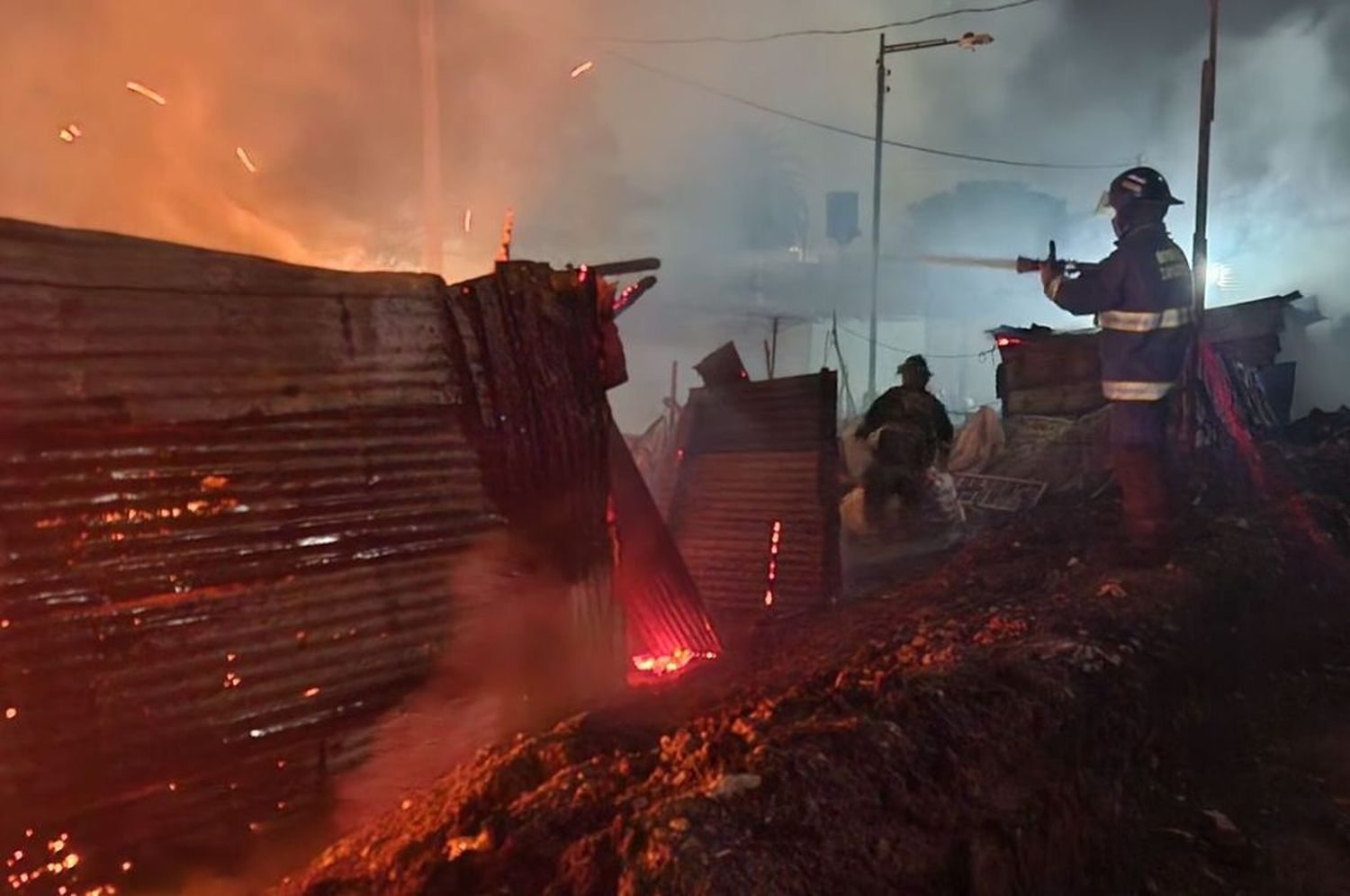 Incendio en barrio Santa Rosa de Lima