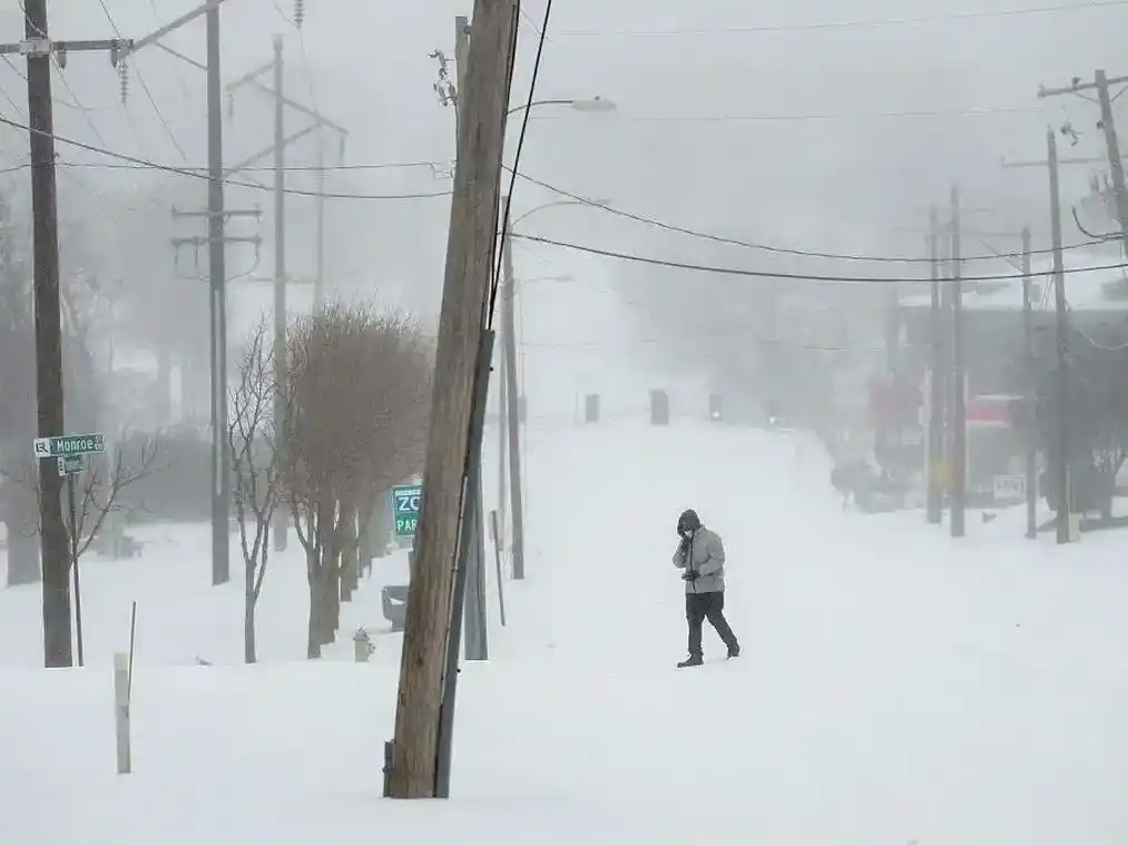 Tormenta invernal en Estados Unidos deja 21 muertos y millones sin electricidad