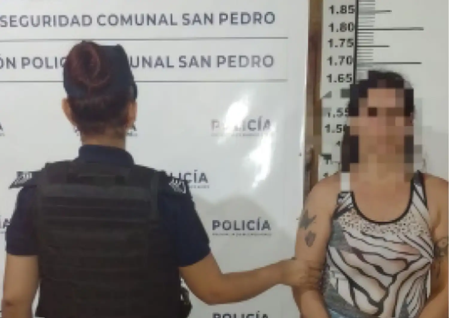 Mujer aprehendida por circular en una moto con pedido de secuestro activo