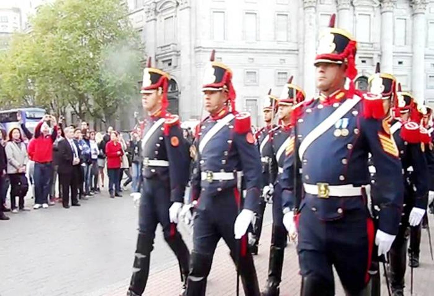 Los Granaderos de San Martín: el �Sfanatismo frío del coraje⬝, el ejemplo de su jefe y un espíritu invencible