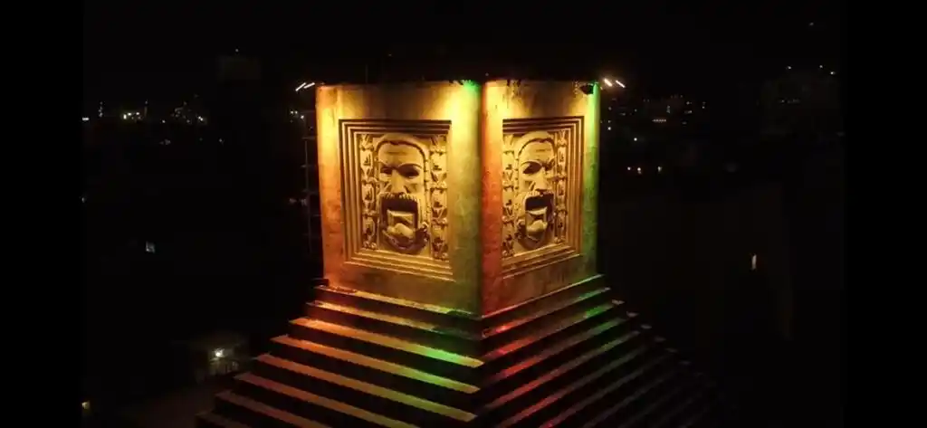 La motosierra llegó al Instituto Nacional del Teatro