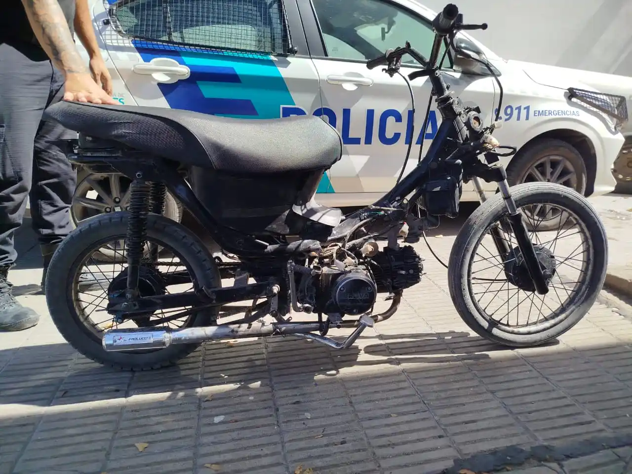 Menores circulaban en una moto robada en Necochea