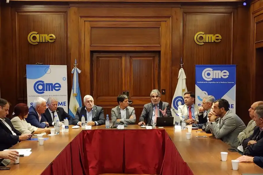 150 empresarios y dirigentes pyme de todo el país dialogaron con Cervantes sobre SIRA