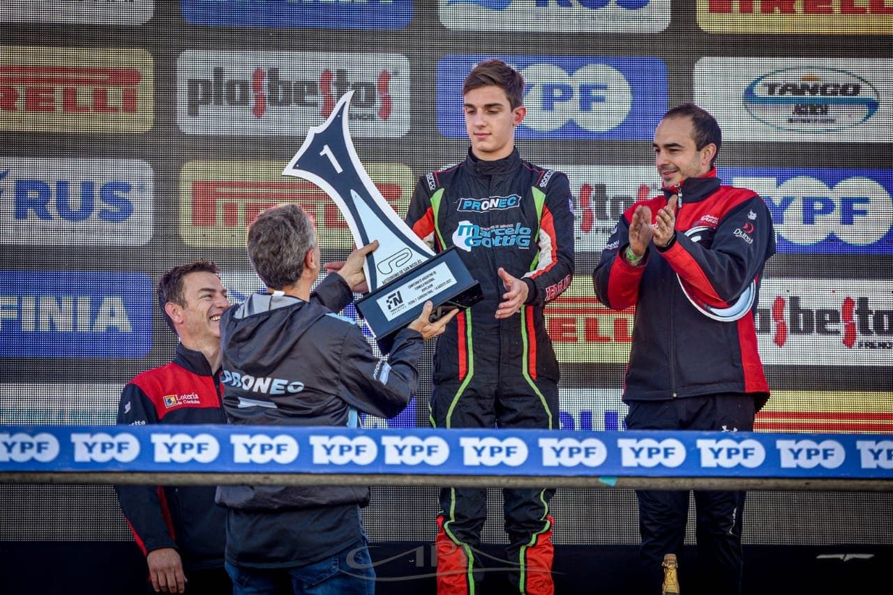 Triunfo de Emiliano Stang en el Autódromo de San Nicolás