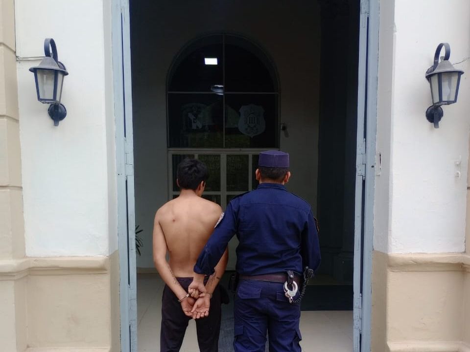 Un joven fue aprehendido por desobediencia judicial: su ex pareja había activado el Botón Anti Pánico