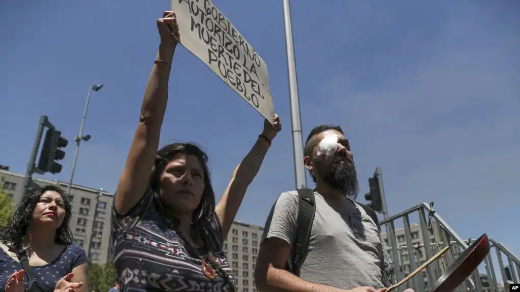 Presidente de Chile llama a enfrentar a «enemigo poderoso»