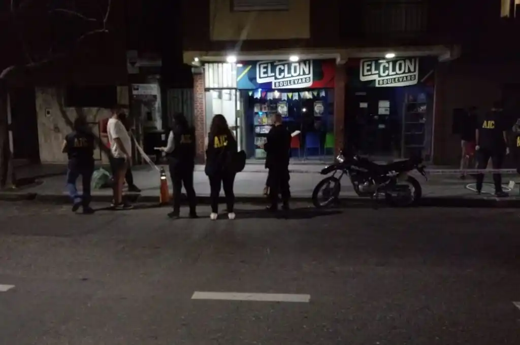 Una joven cayó desde una terraza y se encuentra grave