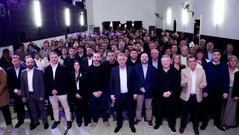 Los concejales bonaerenses junto a Sebastián Pareja.