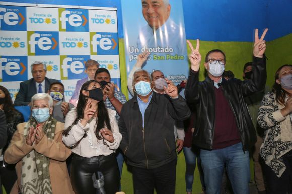 En la sede del partido Fe, el Frente de Todos presentó su lista