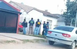 Trepaban techos de viviendas y robaban plantas de marihuana