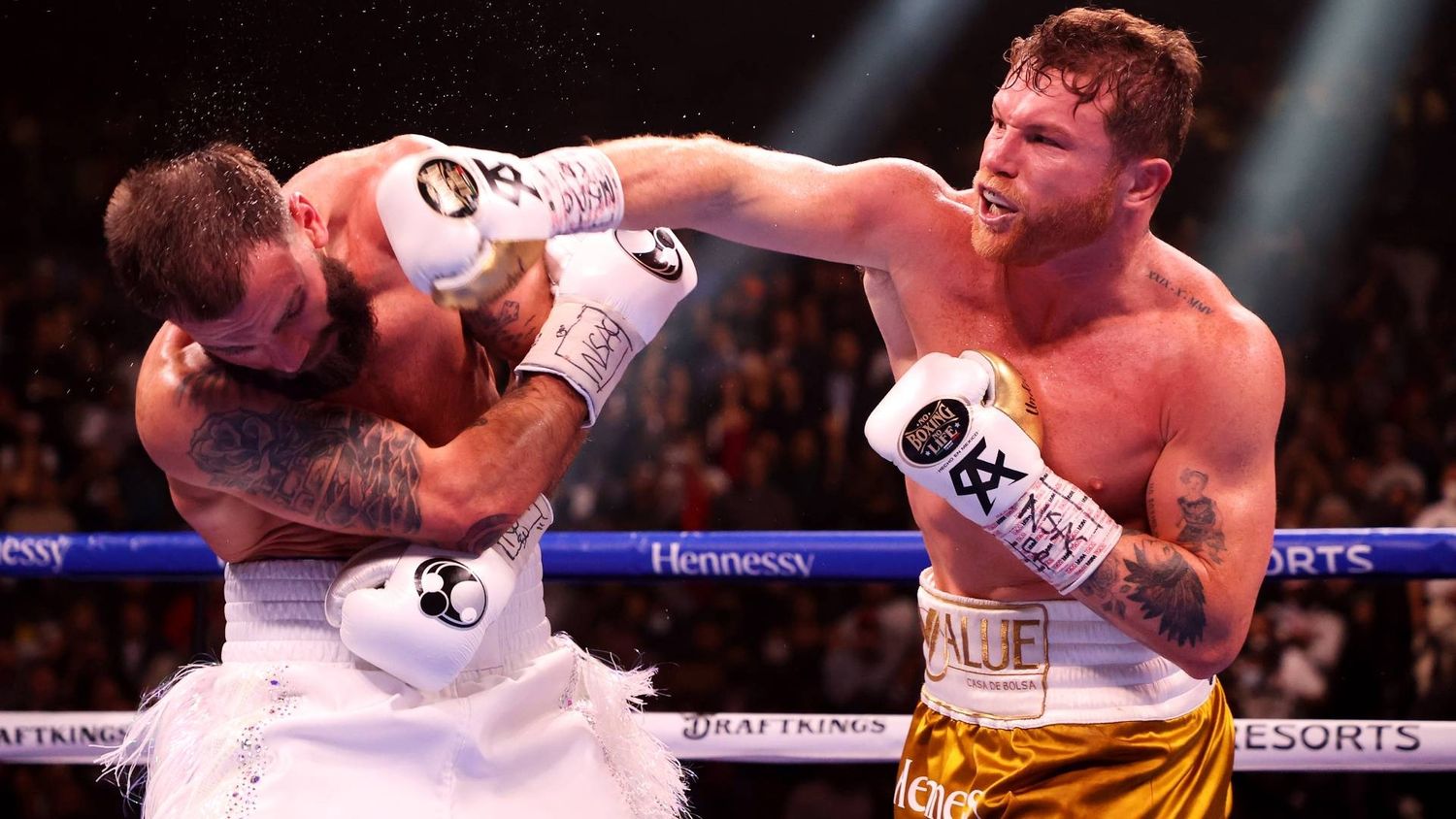 Canelo ajustó su entrenamiento a horarios nocturnos para adaptarse al huso horario de Arabia Saudita/ DAZN