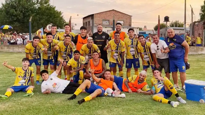 Dos goles de “Beto” Luna le dieron la clasificación a Defensores de Nébel en la Copa Entre Ríos