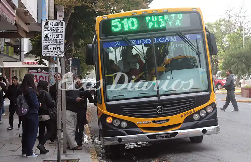 Anoche no volvieron a circular los colectivos urbanos