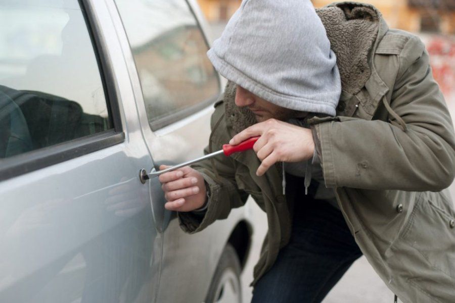Cometió robos en autos estacionados y deberá resarcir económicamente a las víctimas