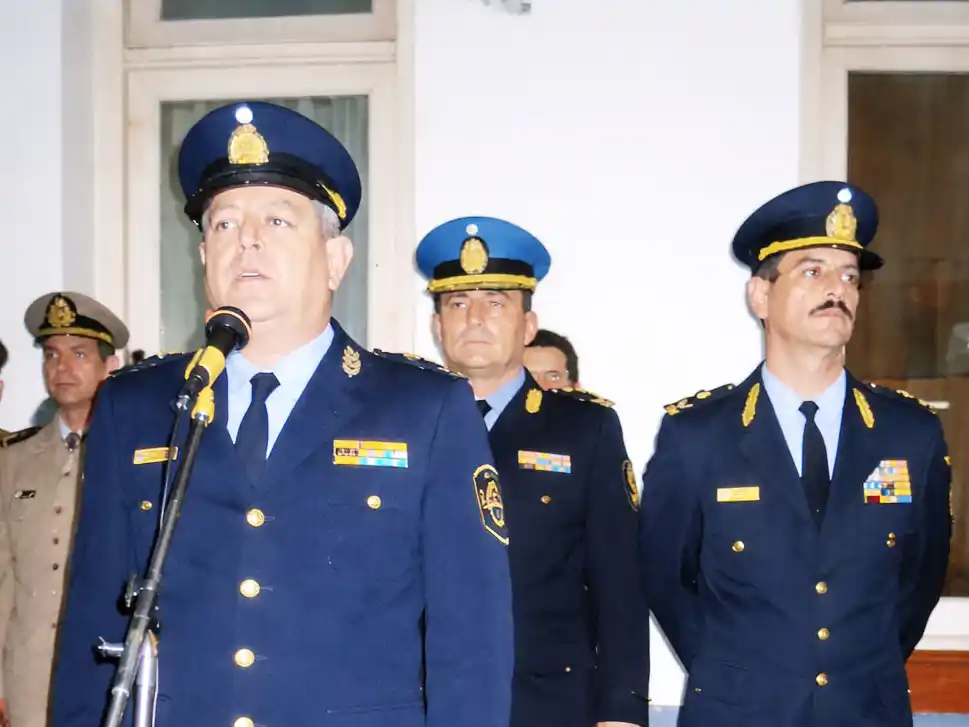 “Literalmente el policía es un esclavo”