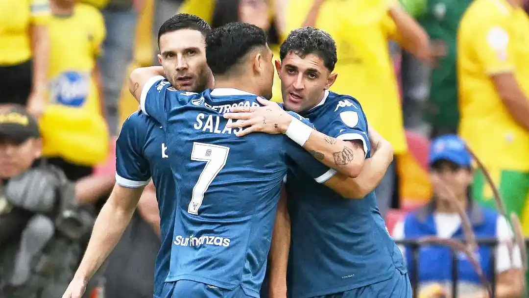 Racing goleó a Bucaramanga y es el único líder de su grupo en la Copa Libertadores