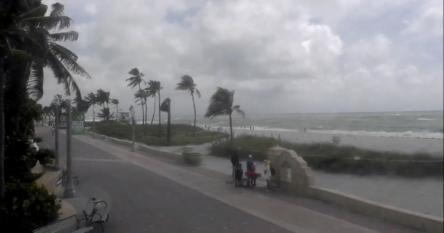 El huracán Debby tocó tierra fatalmente como una tormenta de categoría 1.