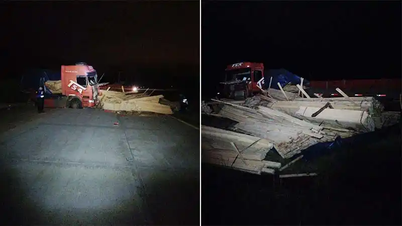 Un joven camionero de 26 años despistó y volcó su carga en la Autovía Artigas