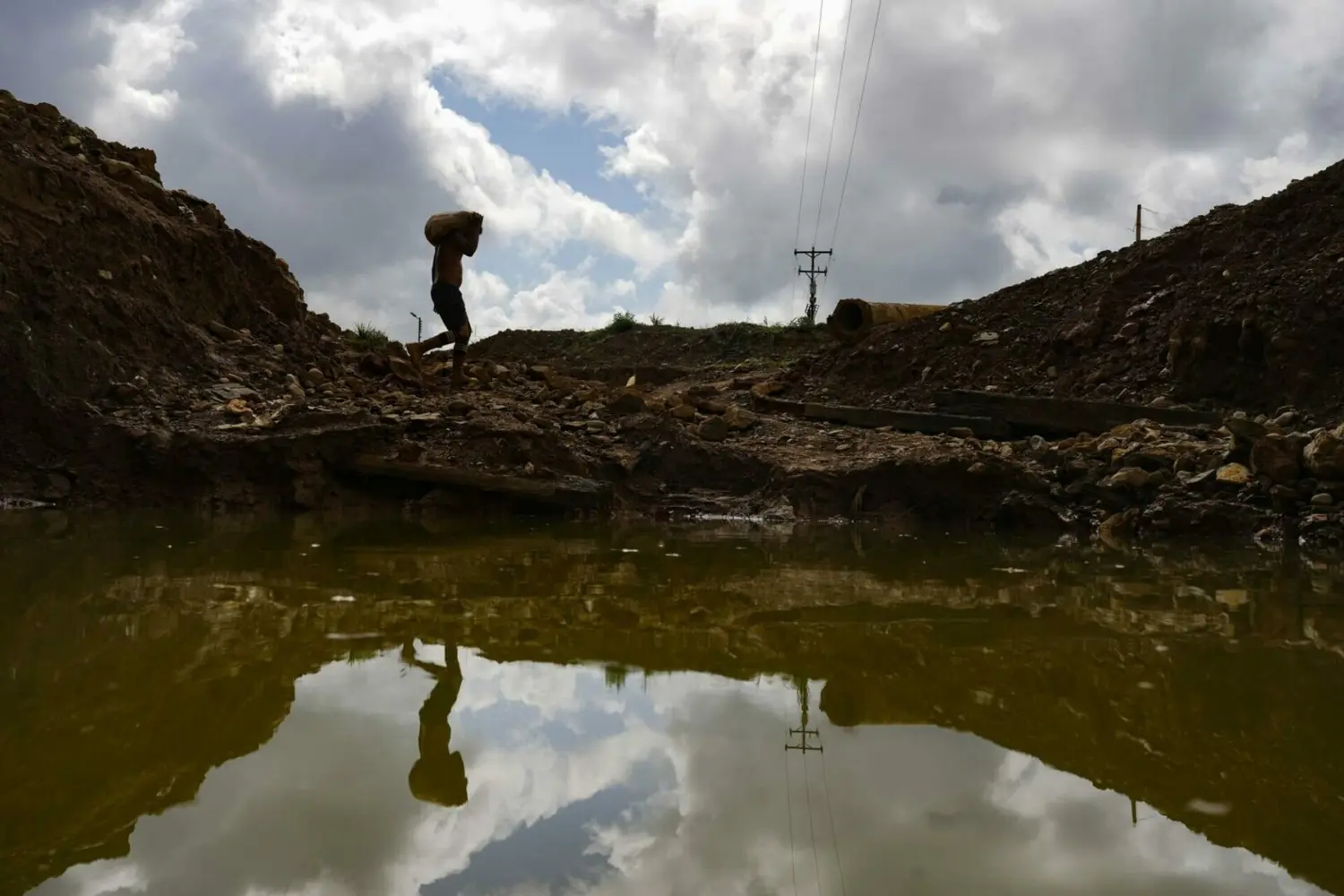 AP: Las minas en Venezuela ofrecen trabajo agotador y peligroso