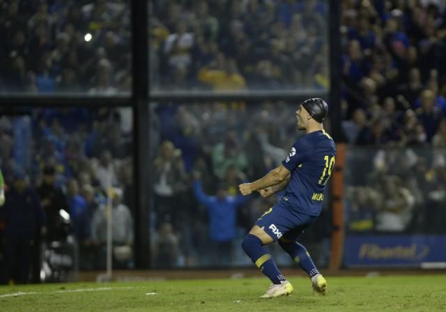 Zárate reapareció y tiró más palos contra Vélez