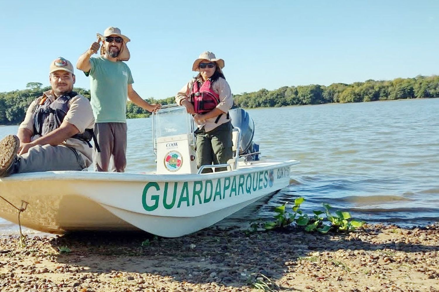 Mejoran el equipamiento de Guardaparques en la provincia