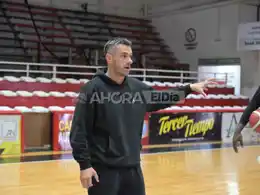 A menos de 24 horas para el debut: Martín Pascal, el conductor del proyecto rojinegro que vuelve a la Liga Argentina