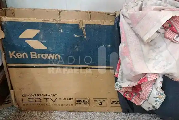 La atraparon en plena madrugada con un televisor bajo el brazo y se excusó de una manera muy particular: ¿qué dijo?