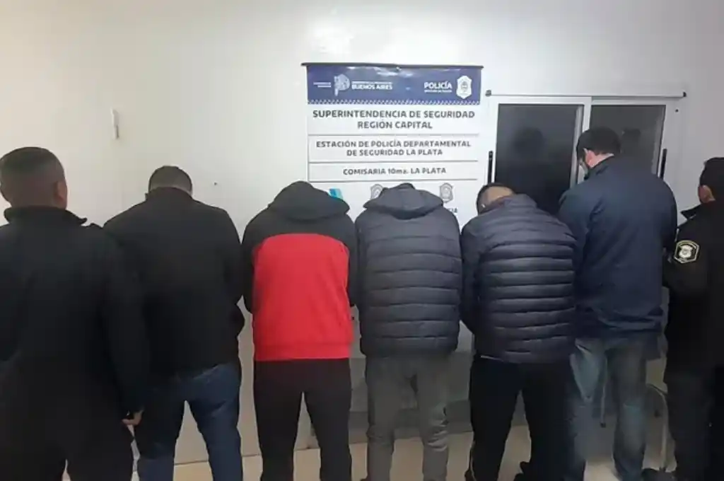 Los detenidos habrían hecho escruches en casas de la zona de La Plata y sus alrededores.
