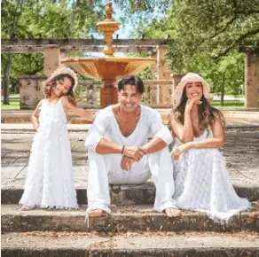 Juan Carlos García con su esposa e hija. Foto Instagram