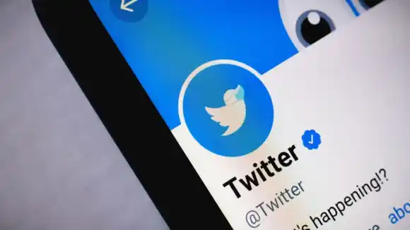 ¡NO ES GRATIS! ¿Por qué Twitter comenzó a devolver las «palomitas azules» a las cuentas verificadas?