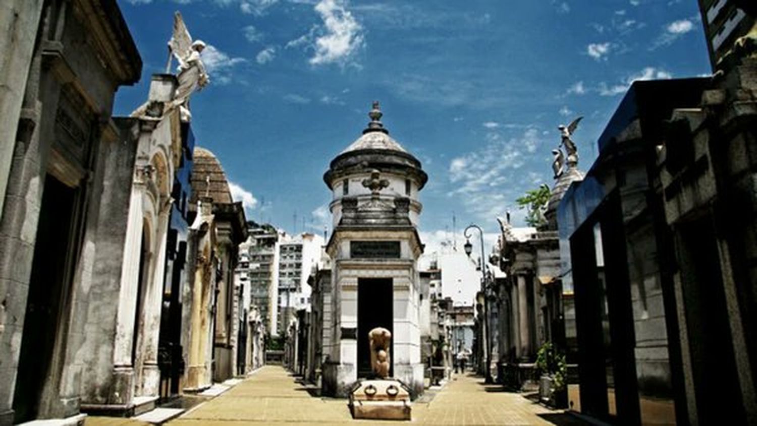 Una herida tras explosión en el Cementerio de la Recoleta