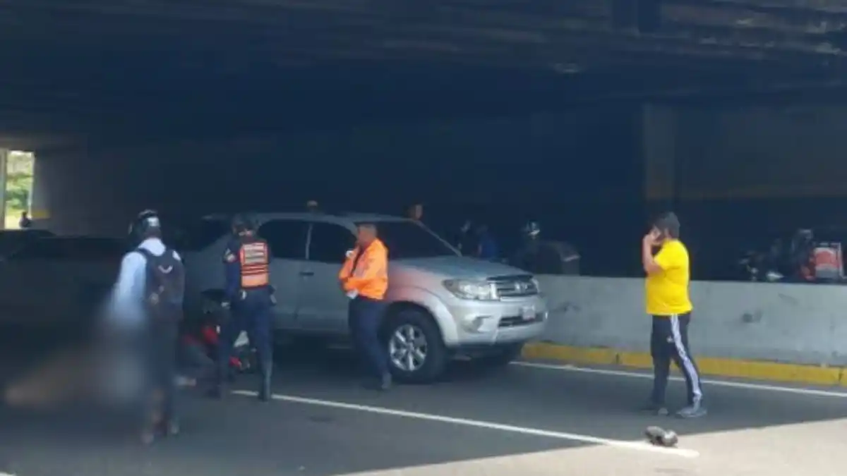 ACCIDENTE MORTAL en el Ciempiés cobra una víctima: un motorizado  fallecido y otro lesionado