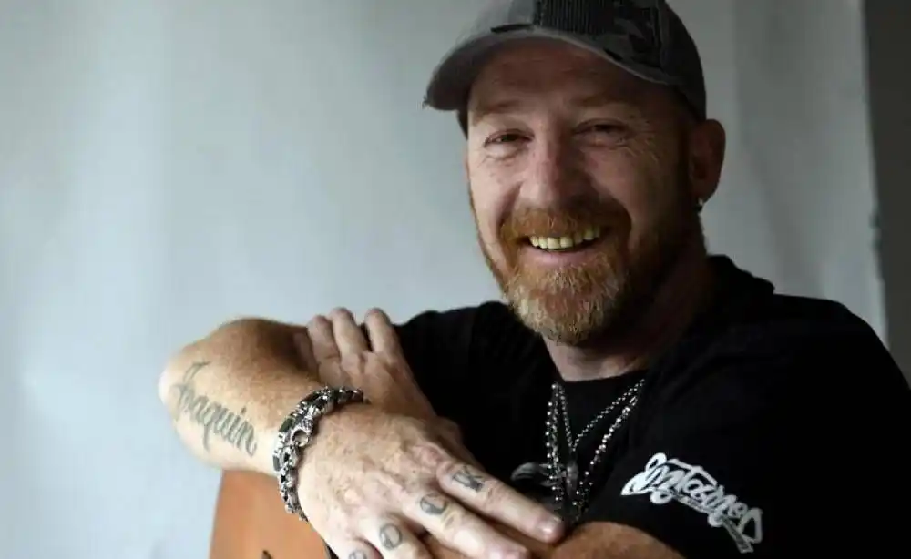 El cantante de La Beriso denunció que fue asaltado por tres motochorros