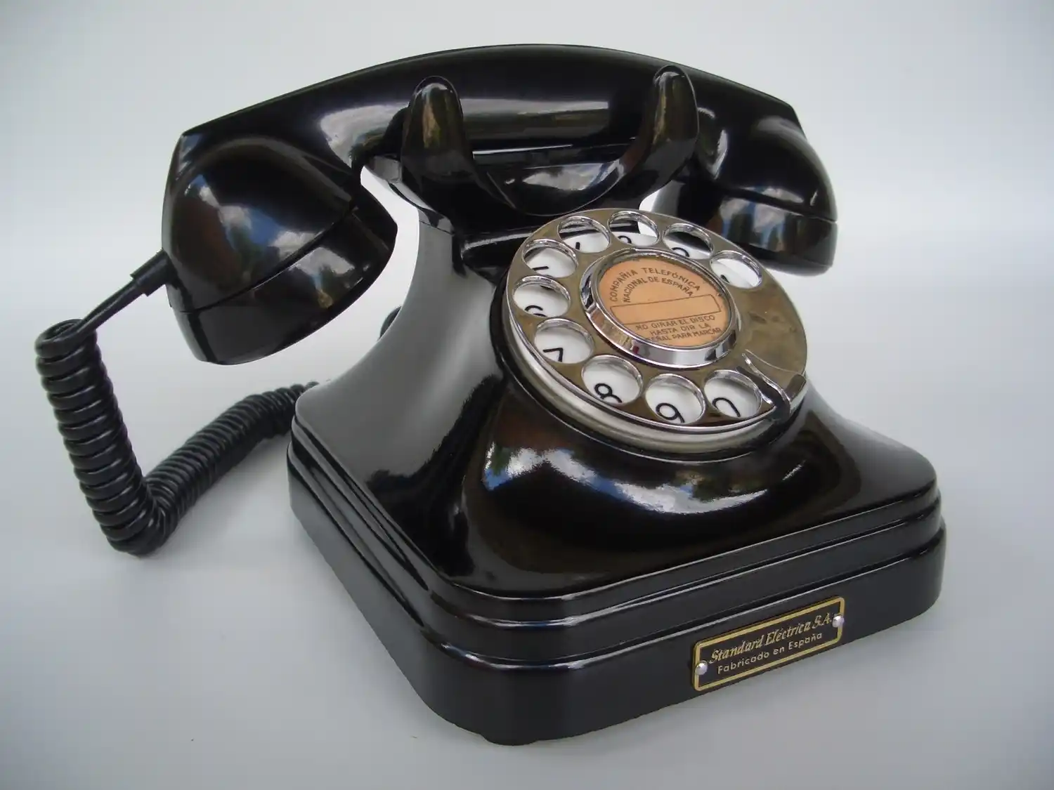 Teoría del teléfono prestado (o el Efecto Doña Olga)