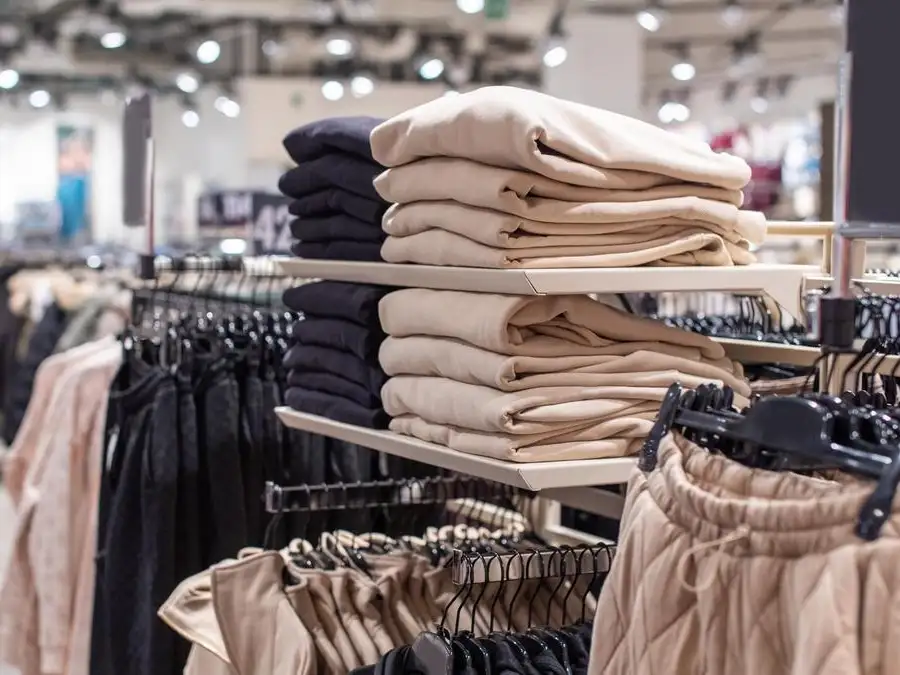 La venta de ropa cayó 7,7% interanual en el tercer bimestre del año