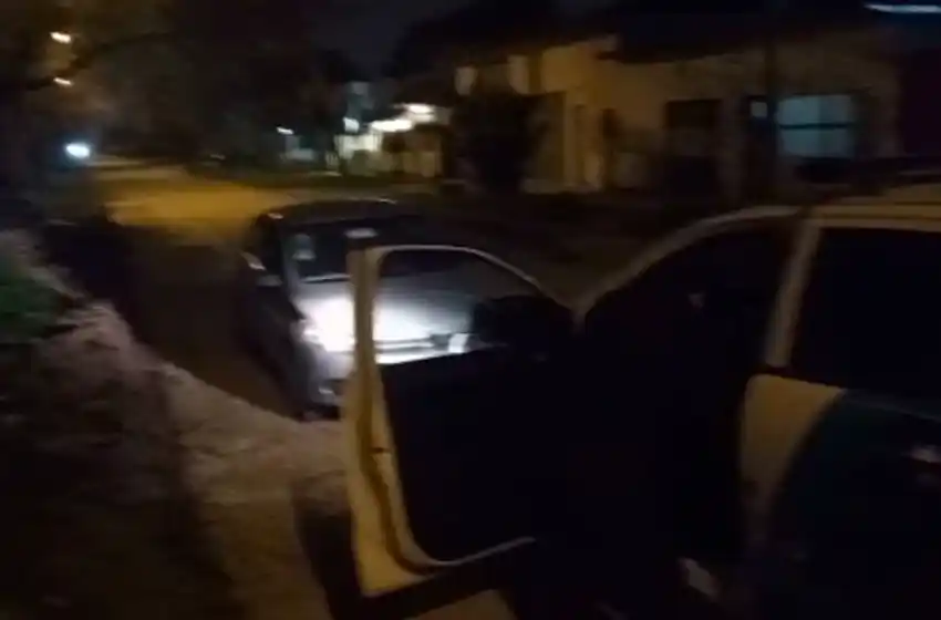 Escuchó ruidos en el patio y llamó a la policía: era su hijo